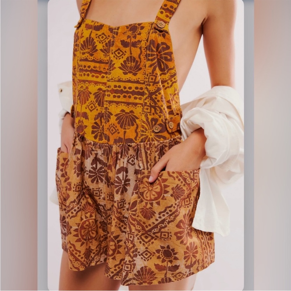 NWOT Free People Palm Bay Printed Shortalls SIZE M